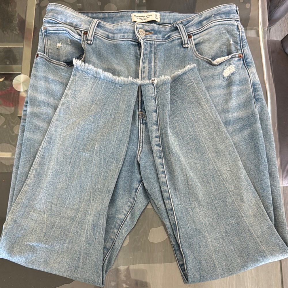 Abercrombie & Fitch Distressed Light Blue Super Skinny Ankle High Rise Size 14